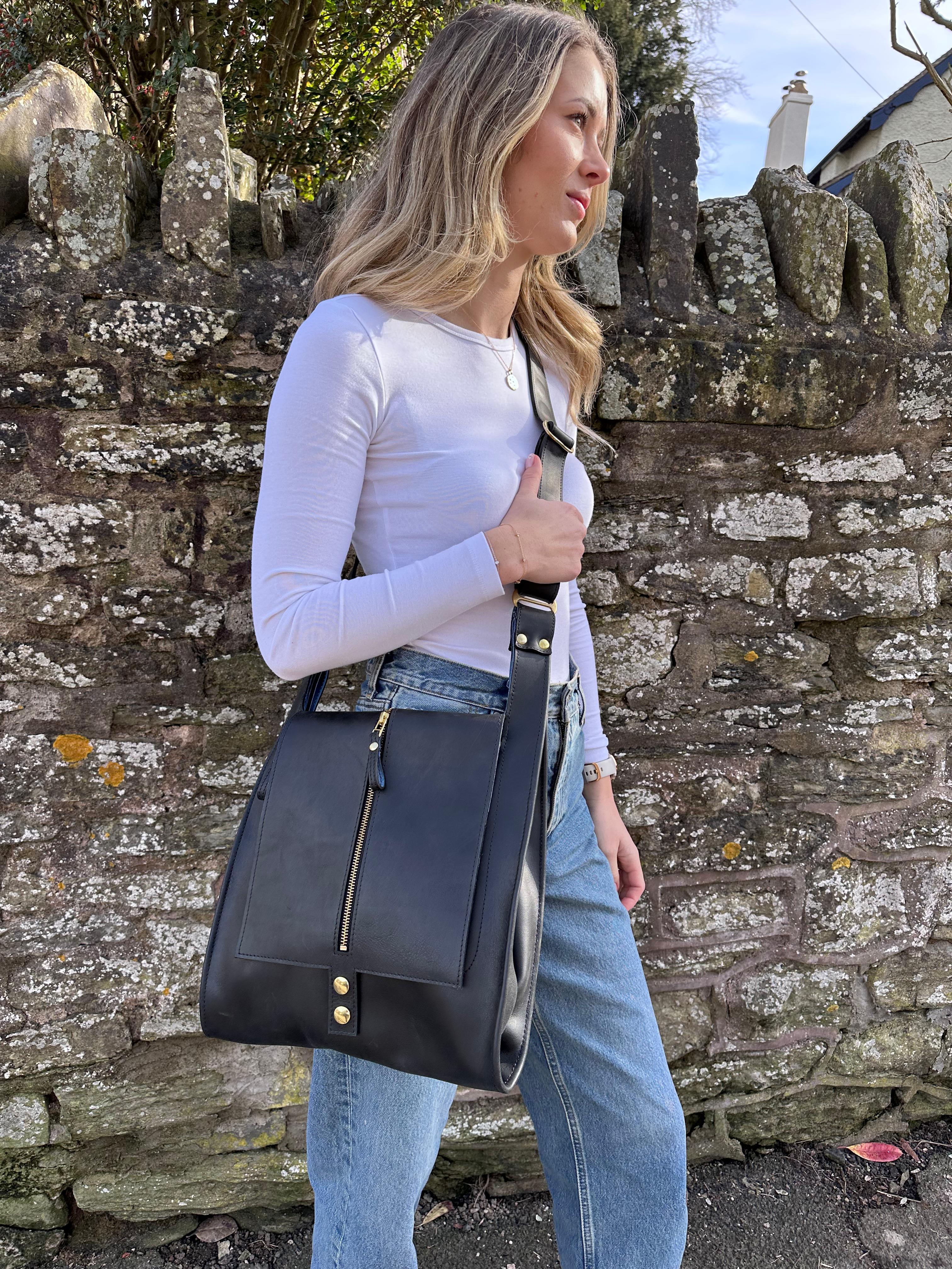 One Piece Postman Shopper